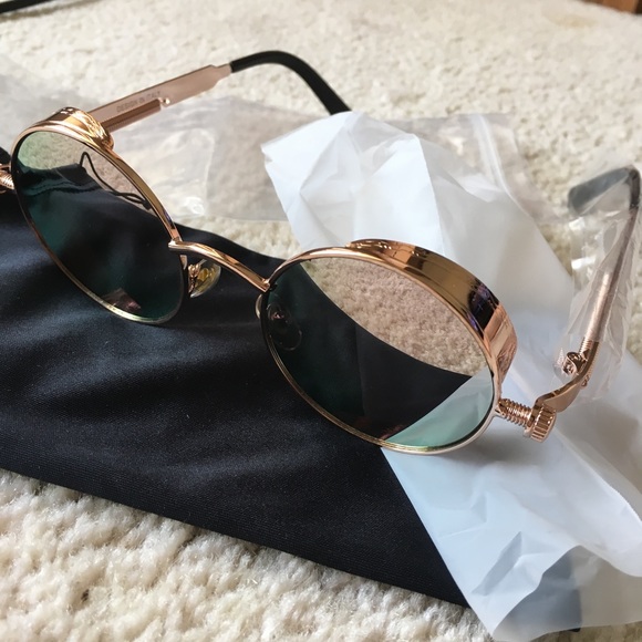 Rosegold Circle Sunnies 😎 - Picture 2 of 3